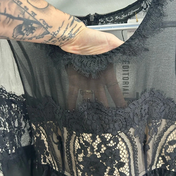 AMAZING delicate long laced dress by FOR LOVE & LEMONS - Picture 5 of 13